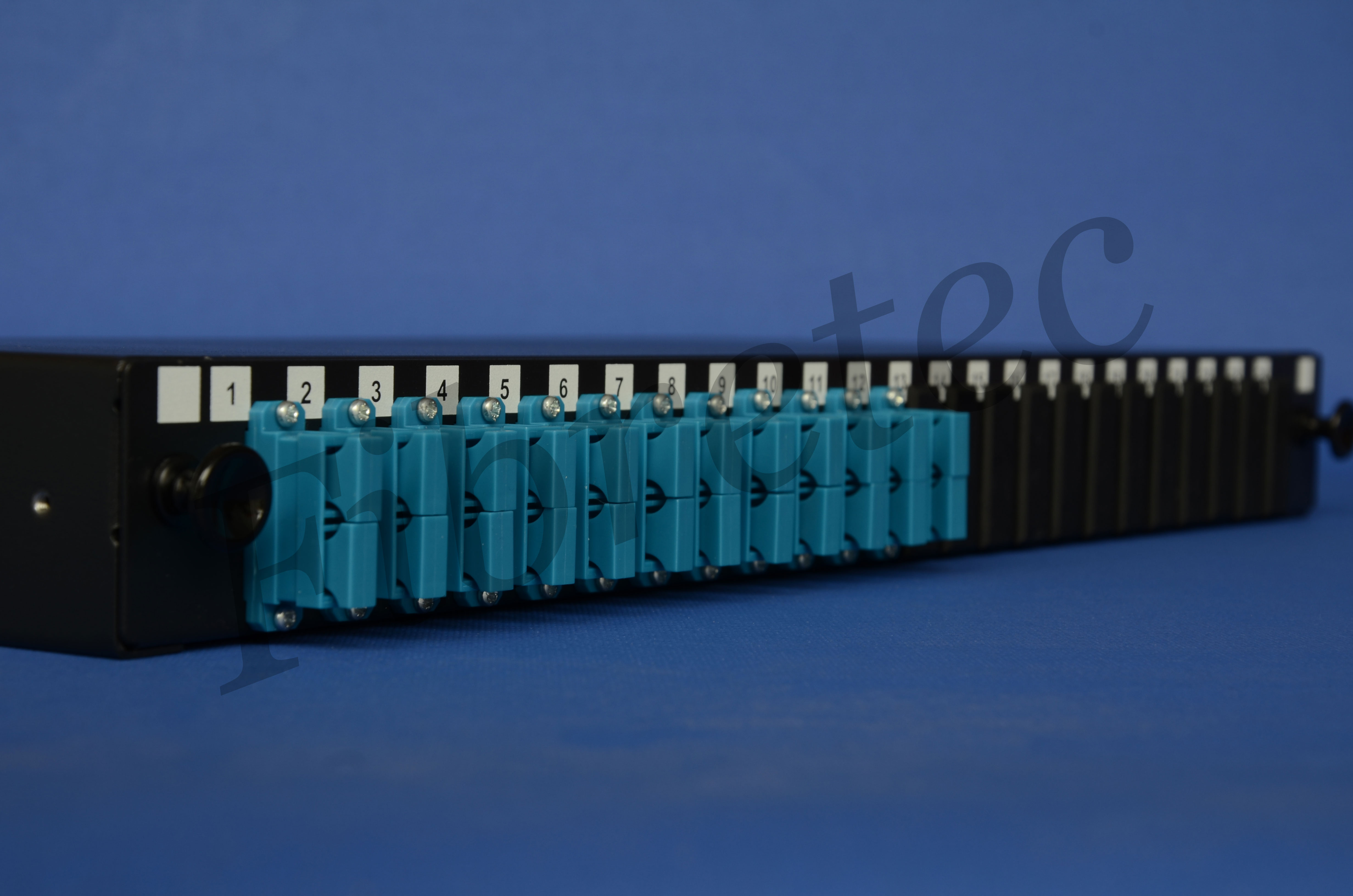 Tiroir 19’’ 1U 24 FO avec 12 traversées SC/SC duplex monomode bleues